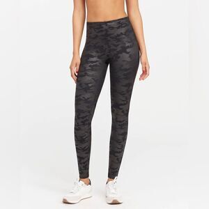 Spanx Matte Black Camo Leggings